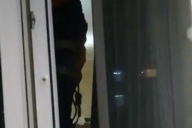 В Астане спасатели через окна на 15 этаже помогли двум малышам